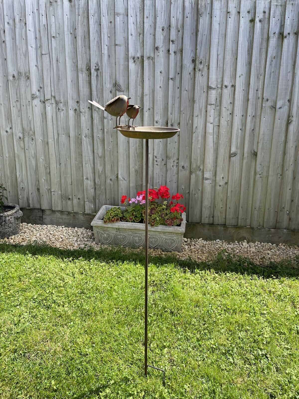Duo Robin Bird Bath On Tall Spike