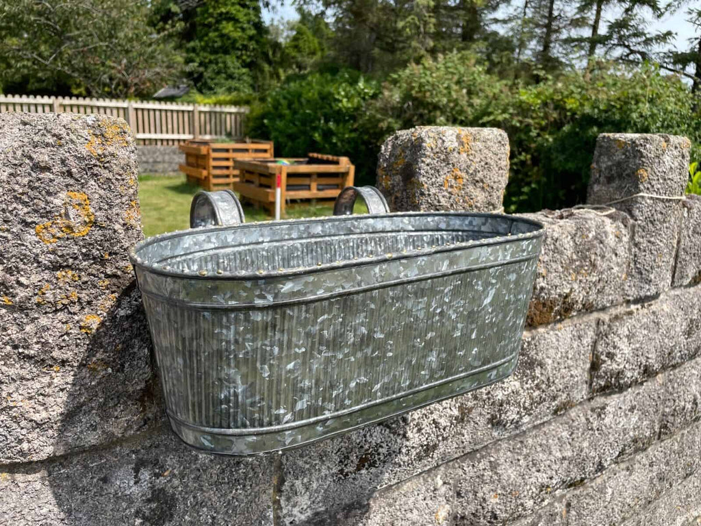 Galvanised Railing Hanging Ribbed Planter