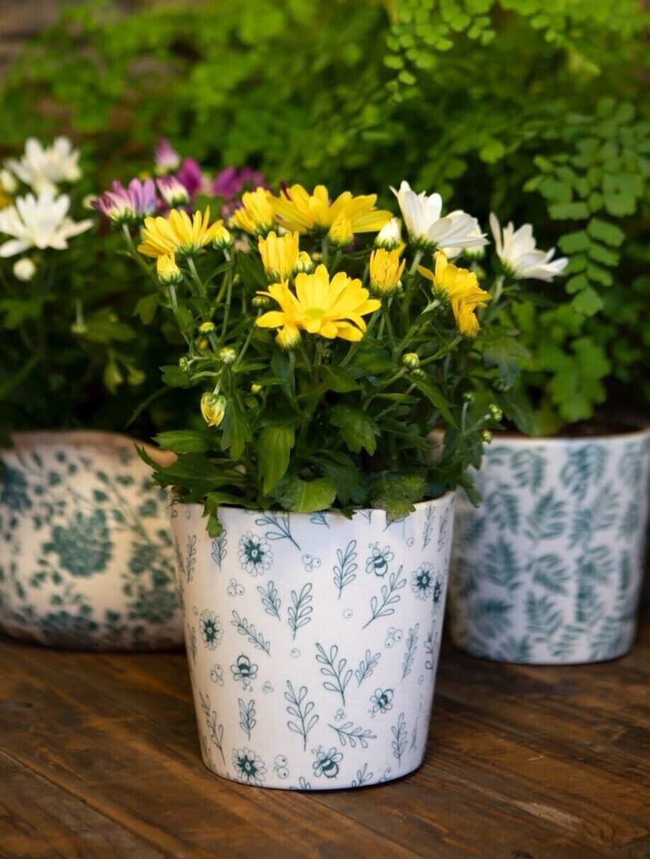 Bumble Bee Flower Pot Floral in Green