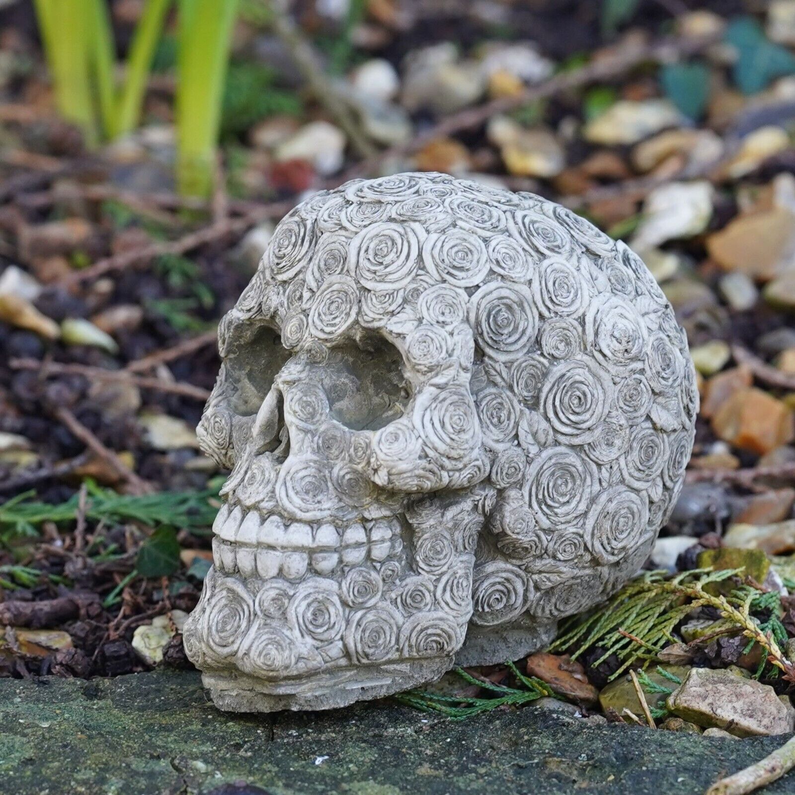 Rose Skull Stone Statue