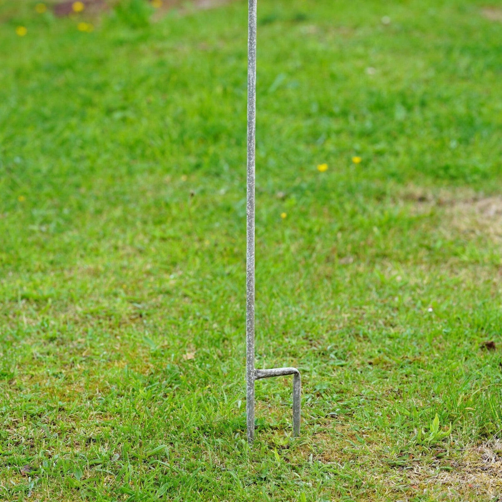 Large Cast Iron Birdbath on Stake