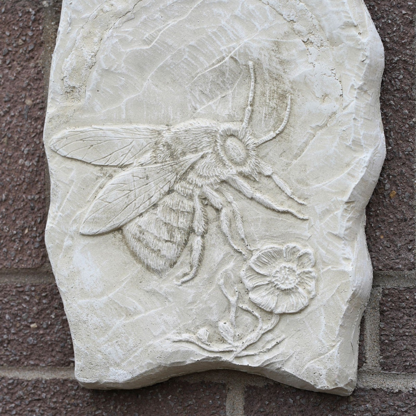 Bumble Bee Hanging Stone Wall Plaque