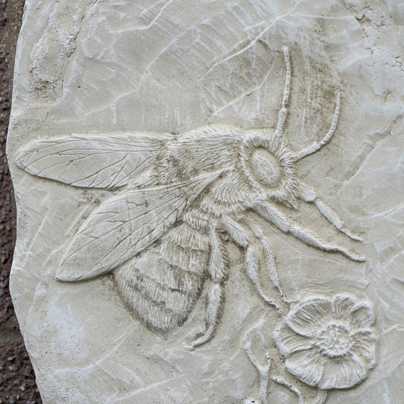 Bumble Bee Hanging Stone Wall Plaque