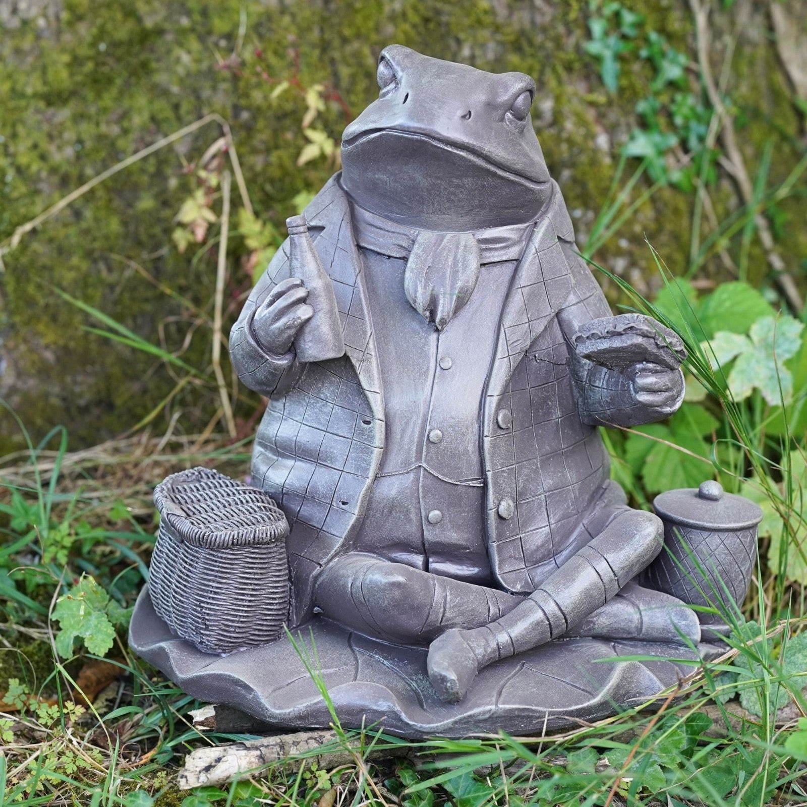 Set 3x Benjamin Bunny / Mr Fisher / Tom Kitten Resin Garden Sculpture