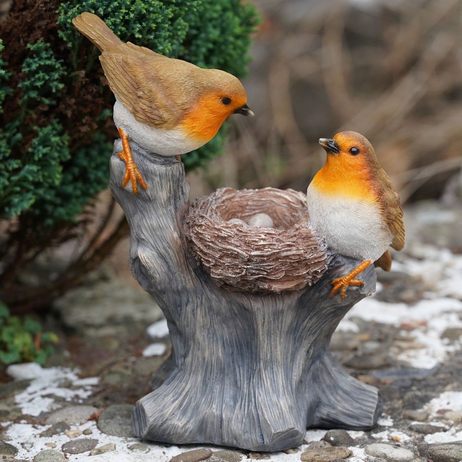 Nesting Robins Resin Statue | British Bird Ornament