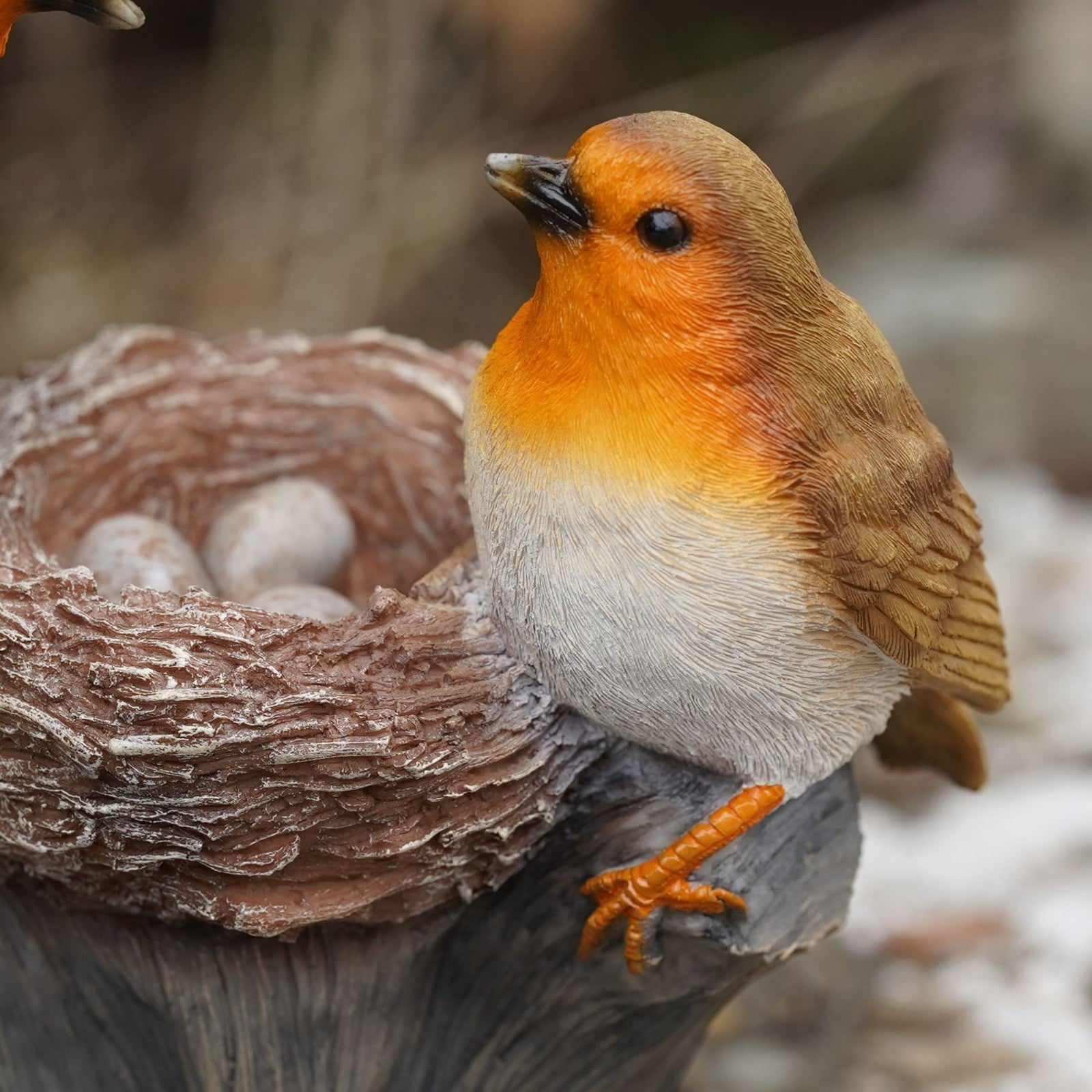 Nesting Robins Resin Statue | British Bird Ornament