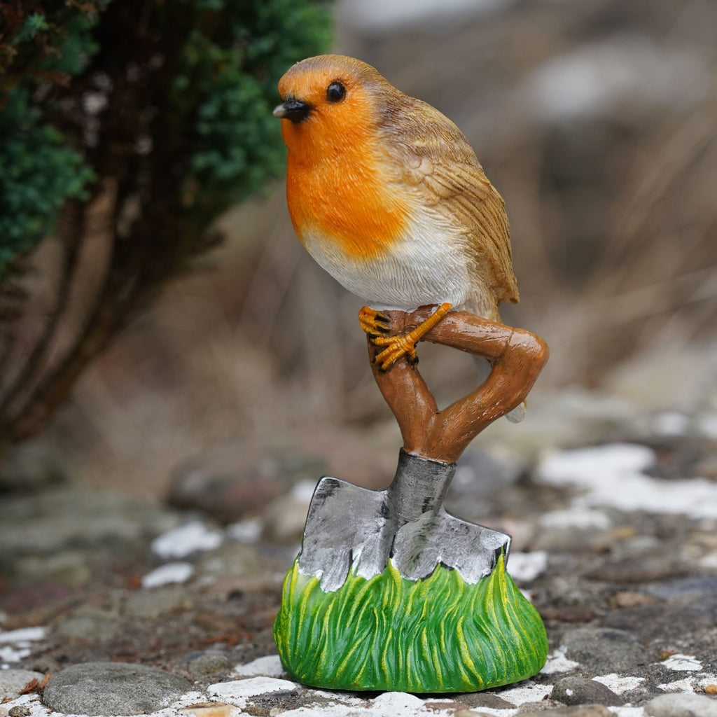 Resin Robin on Spade Statue | Home Garden British Bird Ornament