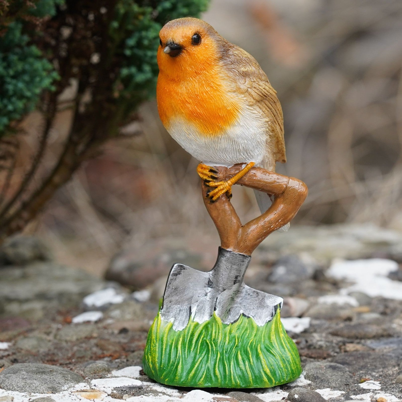 Resin Robin on Spade Statue | Home Garden British Bird Ornament