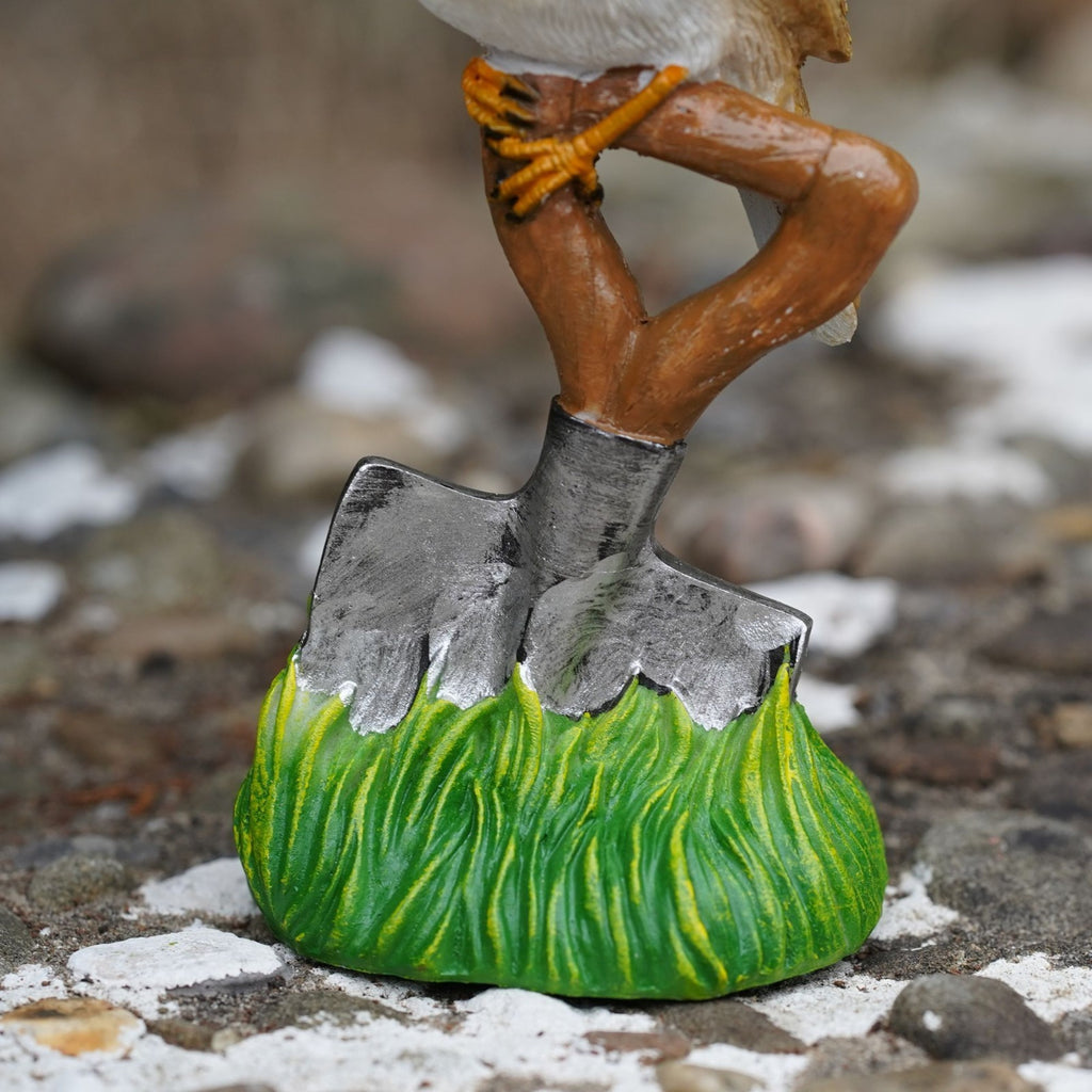 Resin Robin on Spade Statue | Home Garden British Bird Ornament