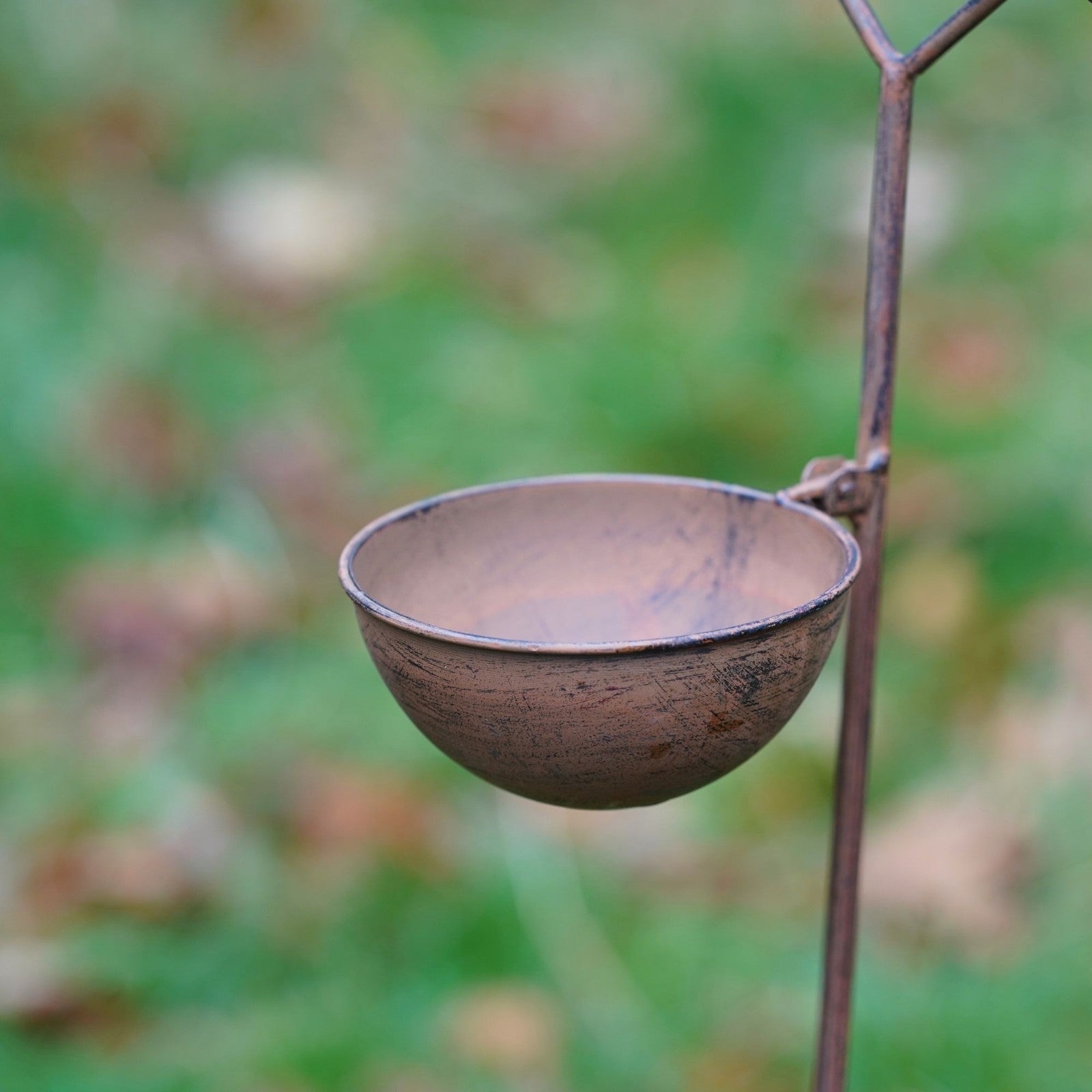 Robin on Twig Bird Feeder | Metal Garden Ornament