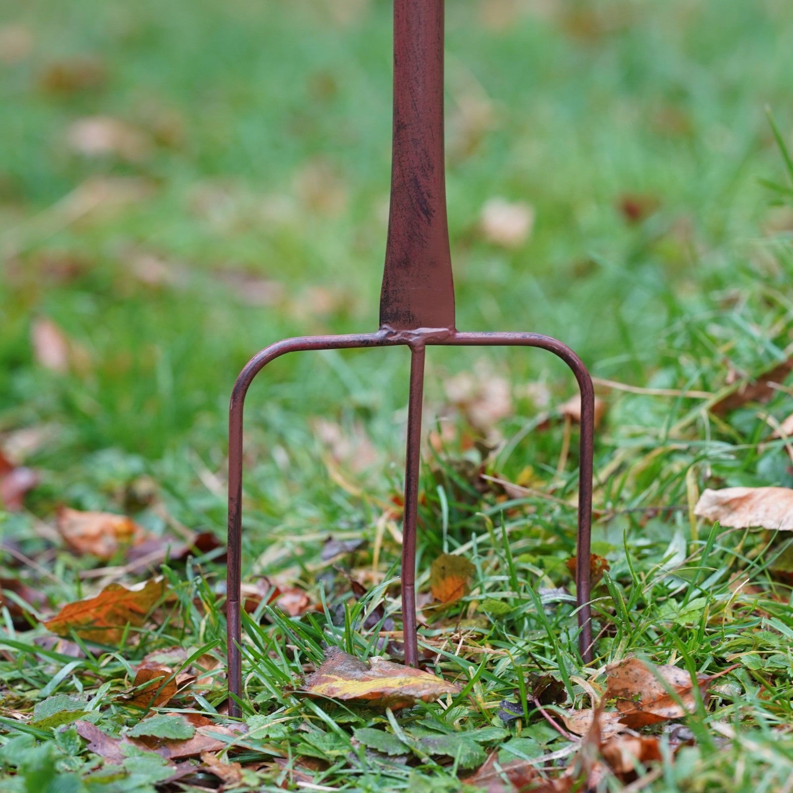 105cm Robin on Fork Metal Garden Ornament