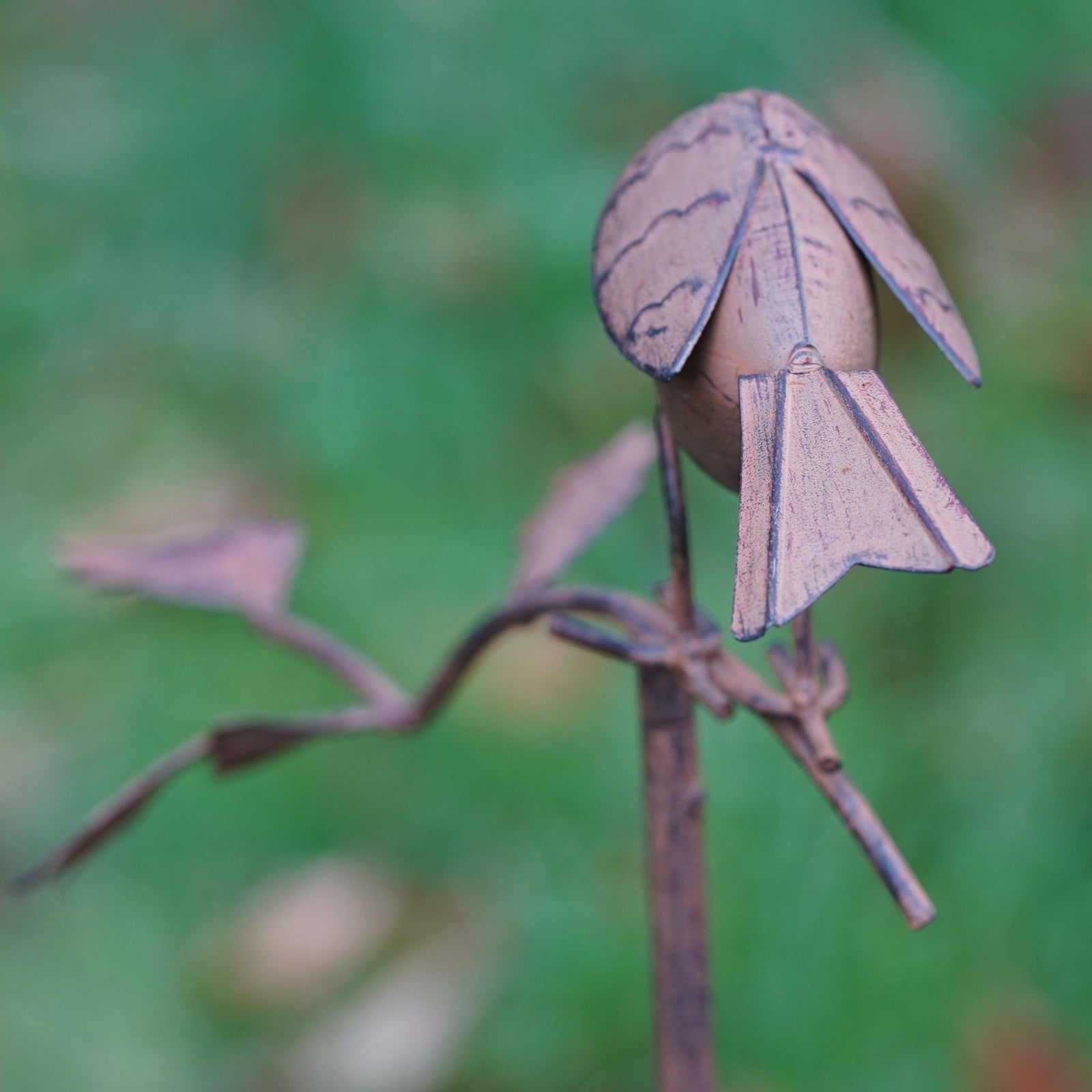 Robin on Branch Metal Garden Ornament
