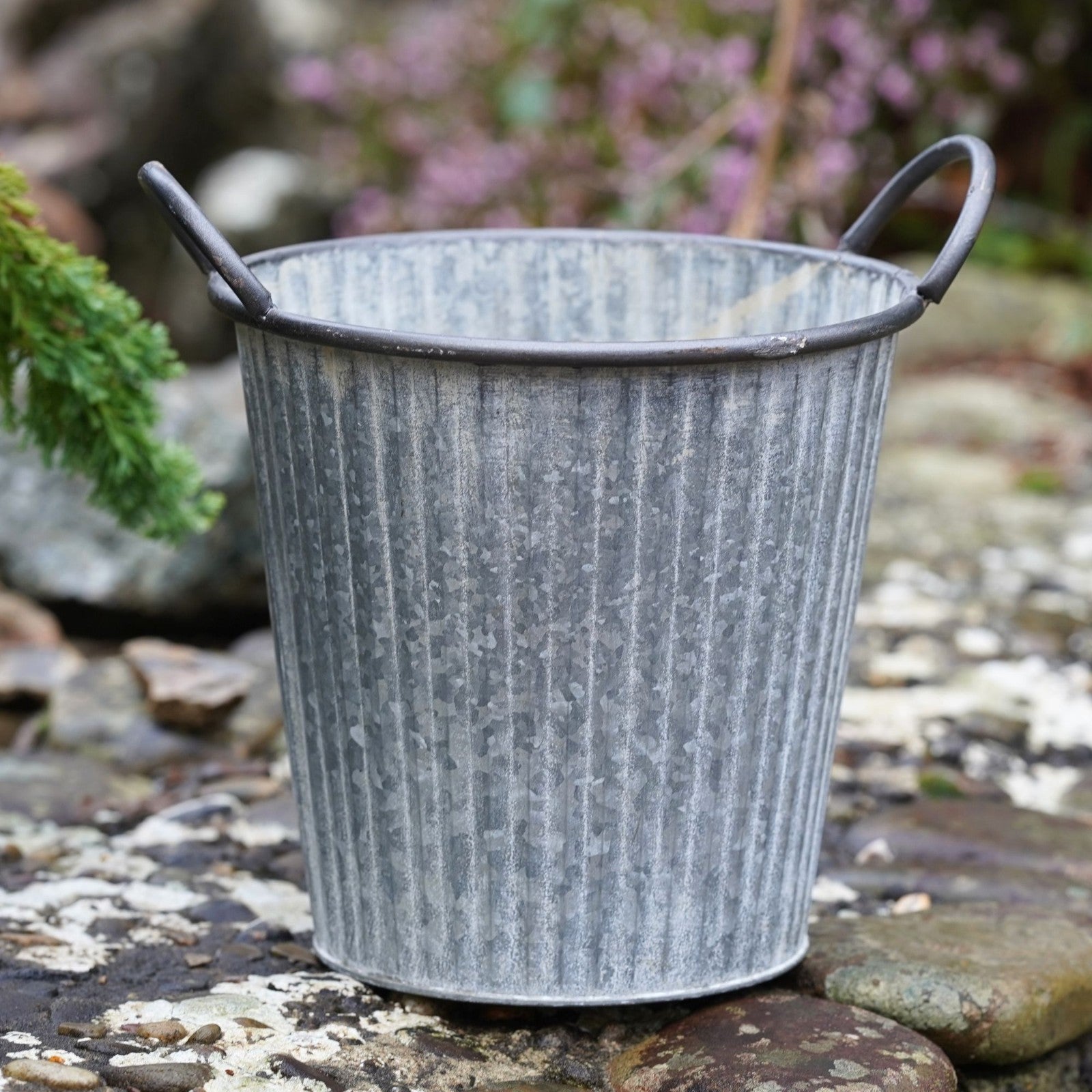 Zinc Metal Flower Pot Ribbed Planter
