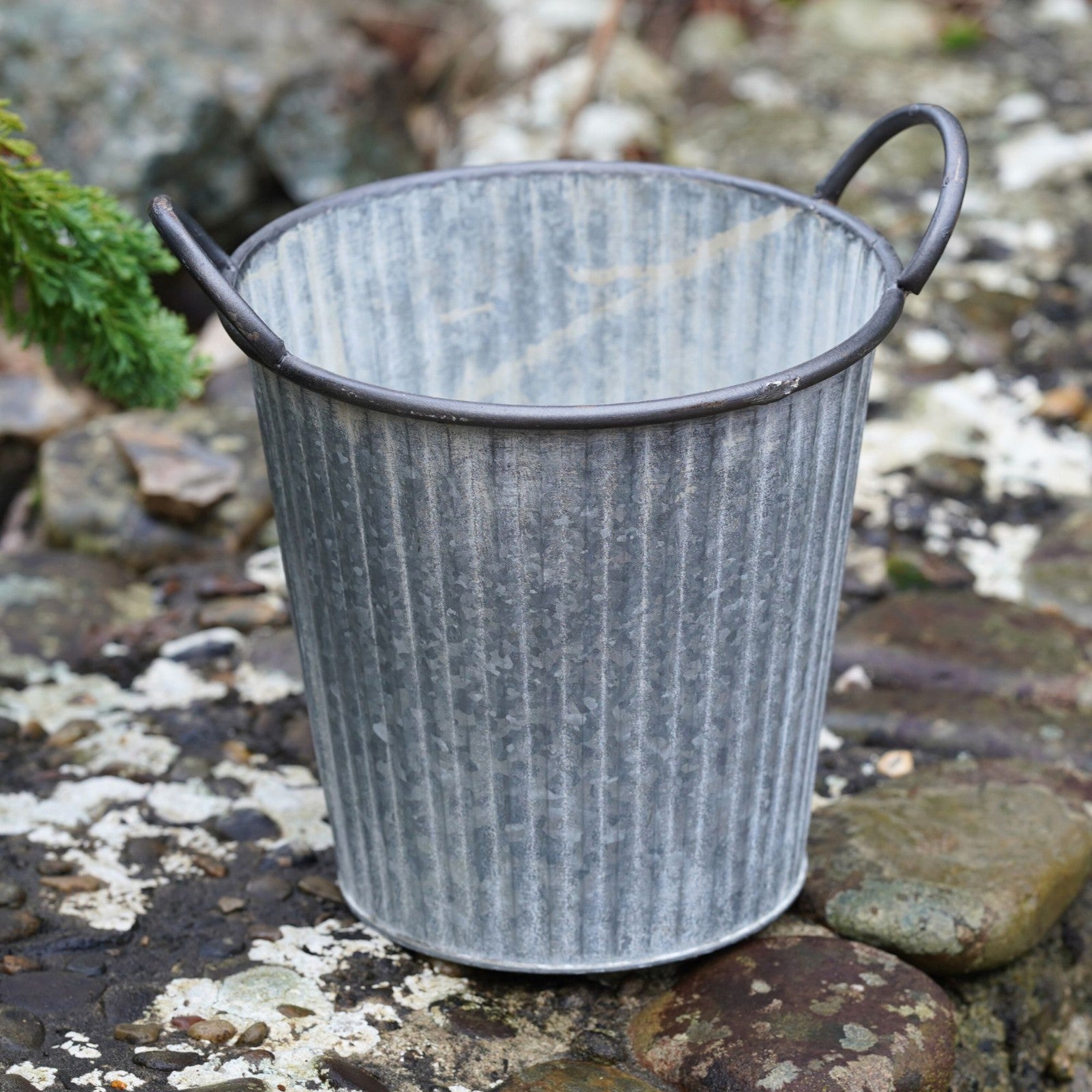 Zinc Metal Flower Pot Ribbed Planter