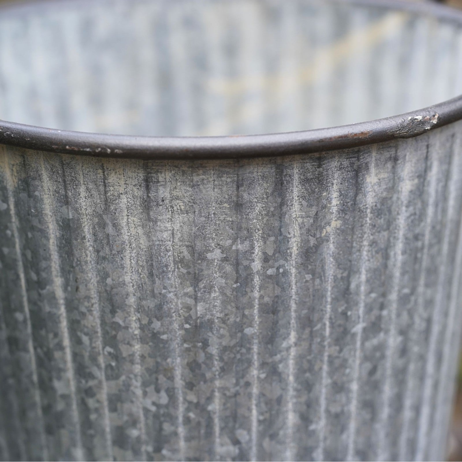 Zinc Metal Flower Pot Ribbed Planter
