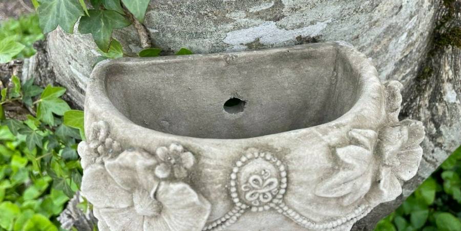 Art Deco Lady Wall Planter Stone Statue