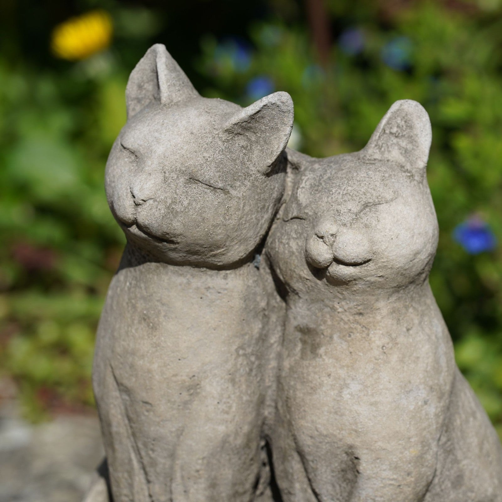 Love Cats Statue Outdoor Garden Ornament Cat Kitten Sculpture
