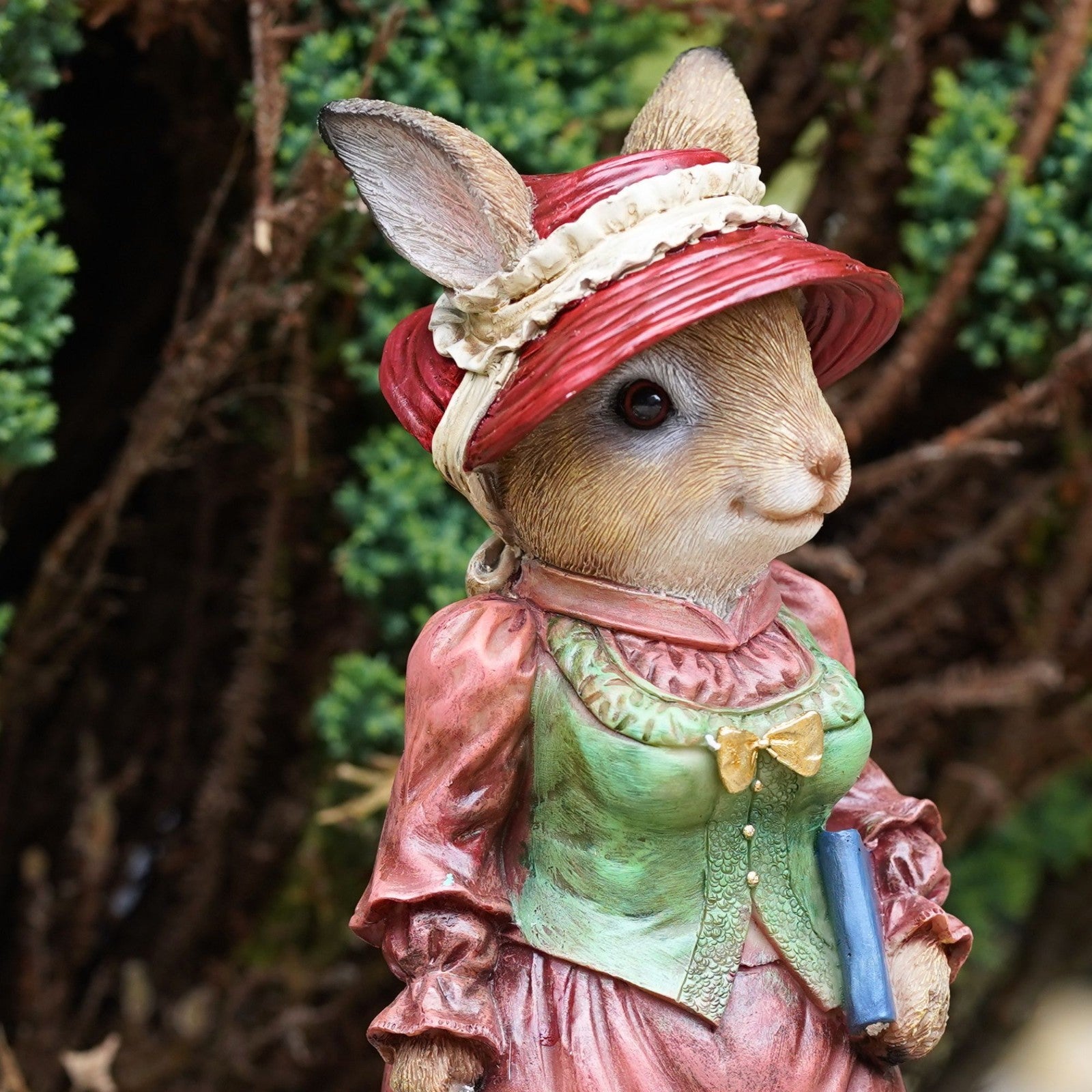 Mr and Mrs Peter Rabbit Resin Garden Ornaments – Set of 2