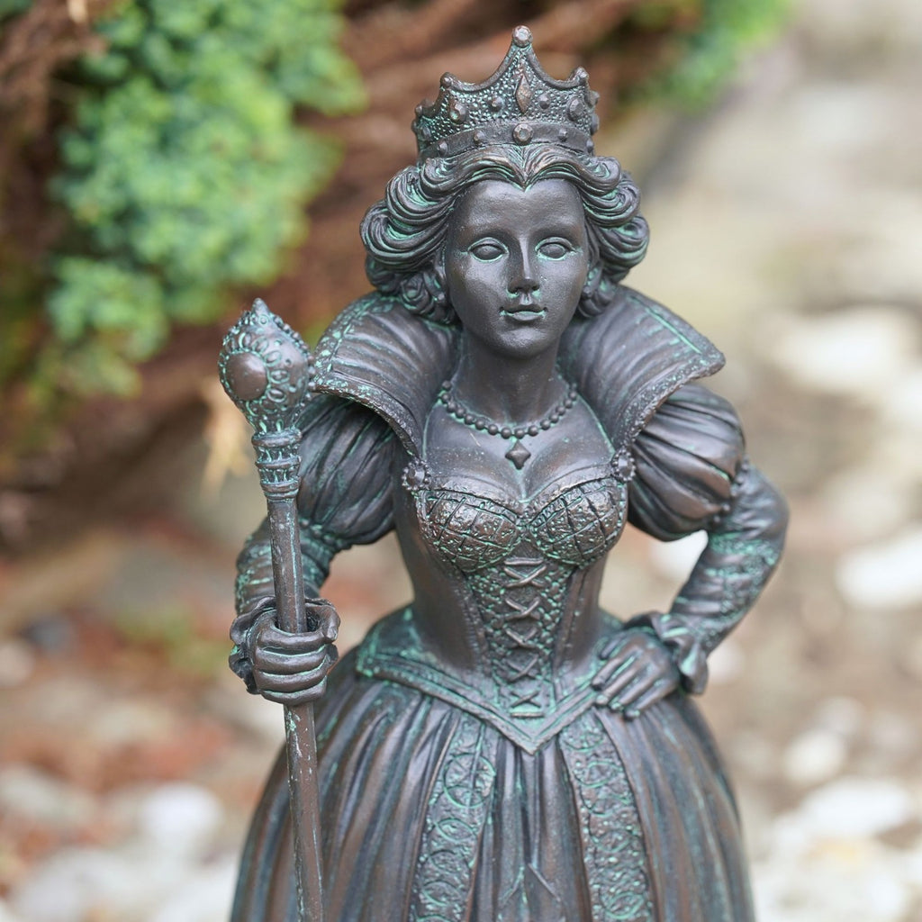 Queen of Hearts Bronze Effect Resin Garden Statue