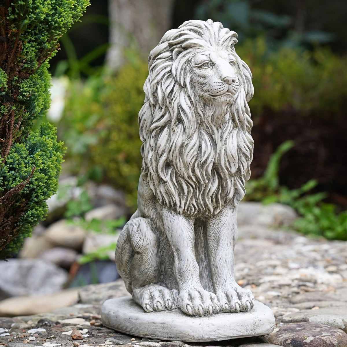Regal Lion Garden Statue – Large Resin Lion