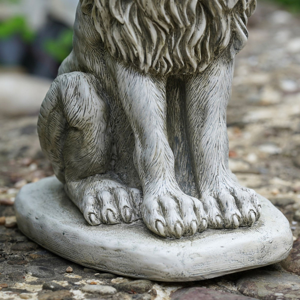 Regal Lion Garden Statue – Large Resin Lion