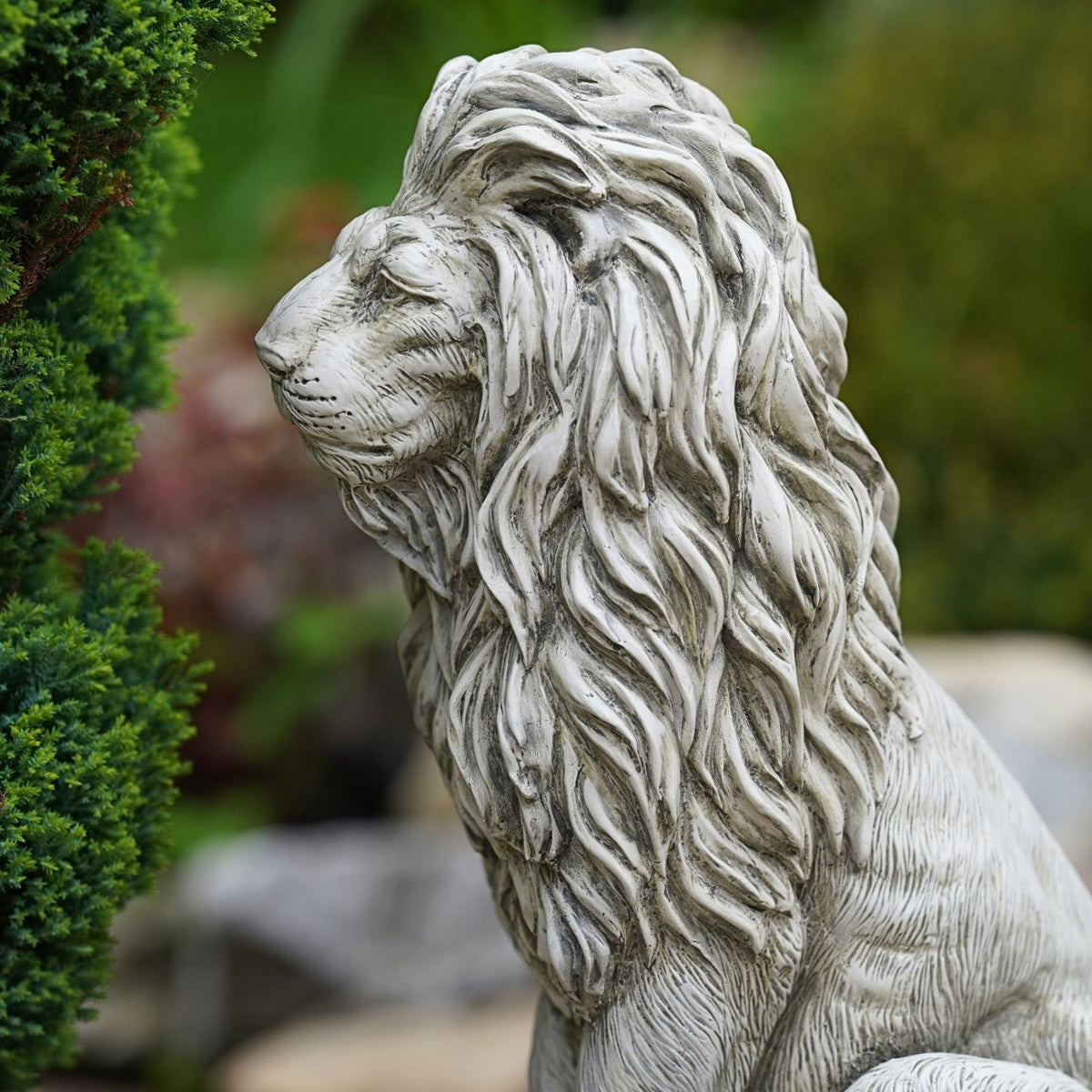 Regal Lion Garden Statue – Large Resin Lion