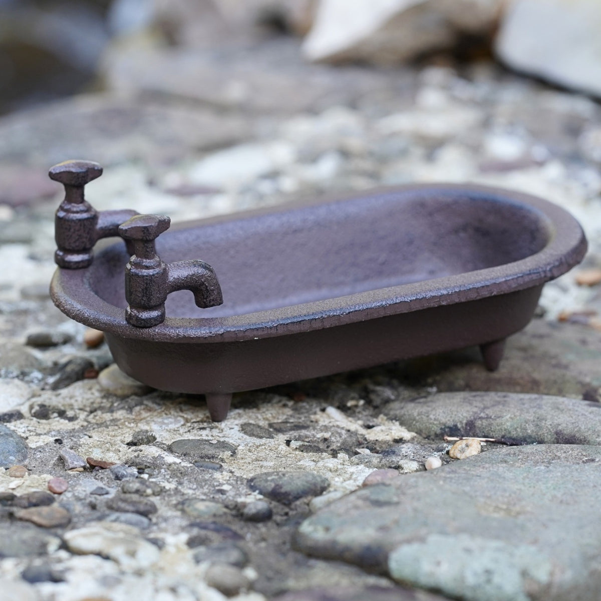 Cast Iron Bathtub Bird Bath Feeder