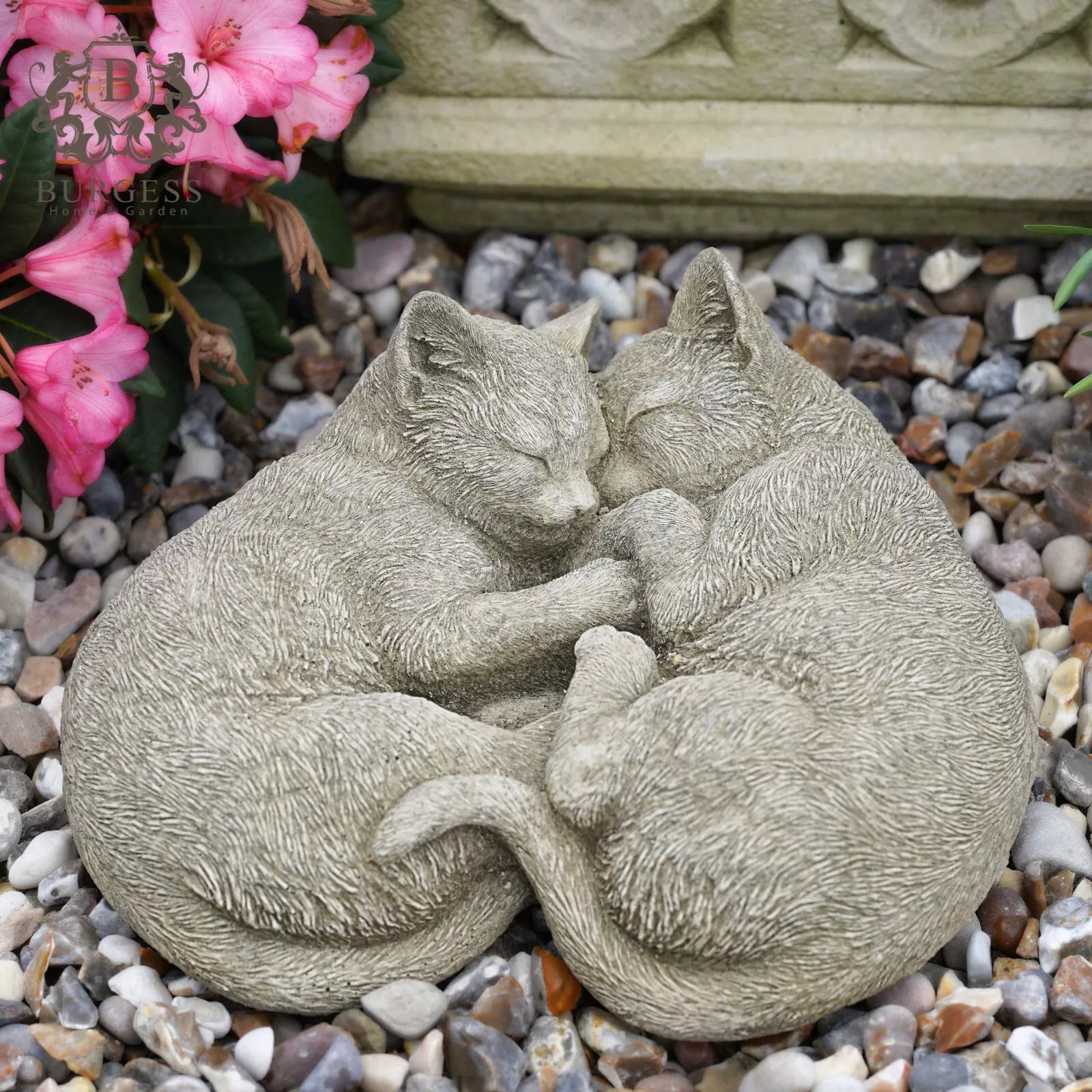 Cuddling Cats Stone Statue