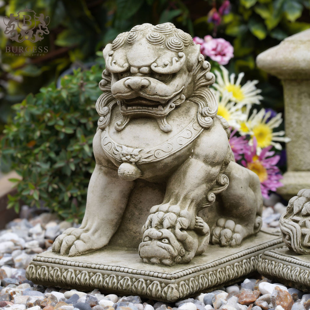 Single Female Foo Dog Stone Statue (Pup Under Paw)