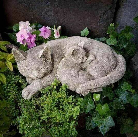 Cat & Kitten Statue