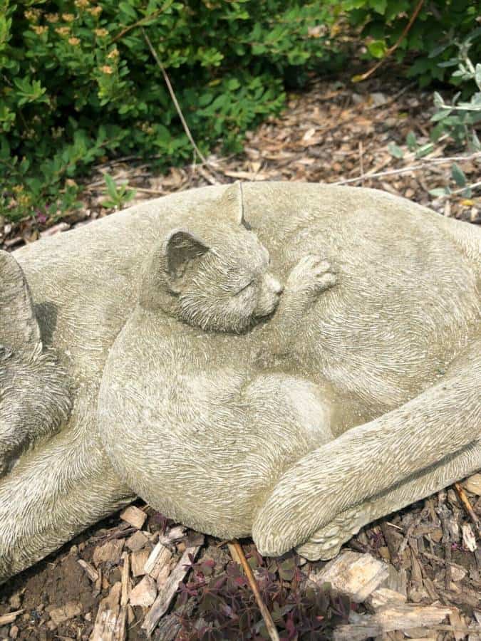 Cat & Kitten Statue