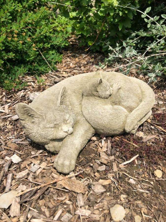 Cat & Kitten Statue